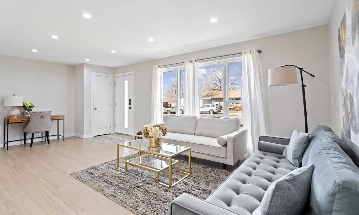 Photo of Livingroom in Arvada Plaza Area