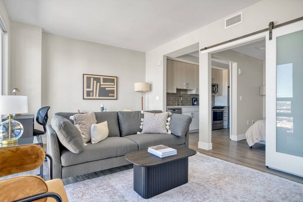 Photo of Livingroom in Five Points