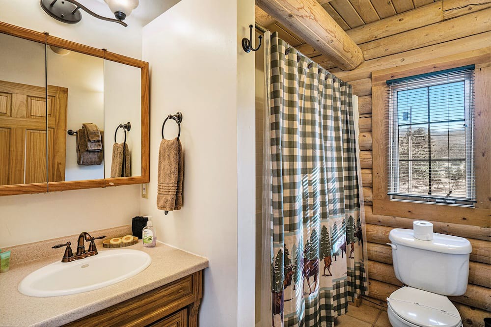 Photo of Bathroom in Carriage Hills