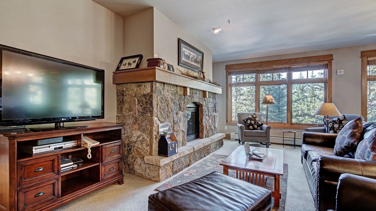 Photo of Livingroom in River Run