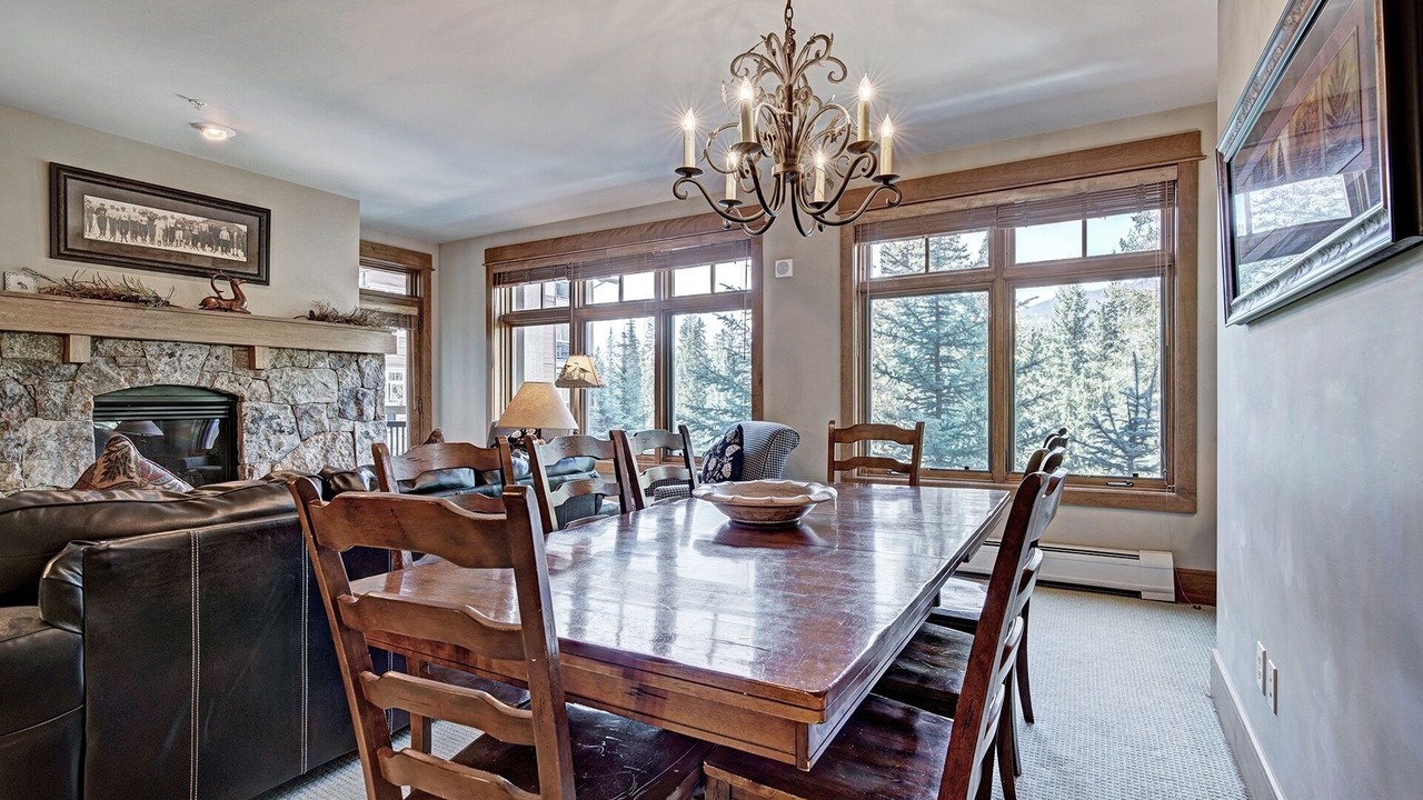 Photo of Livingroom in River Run