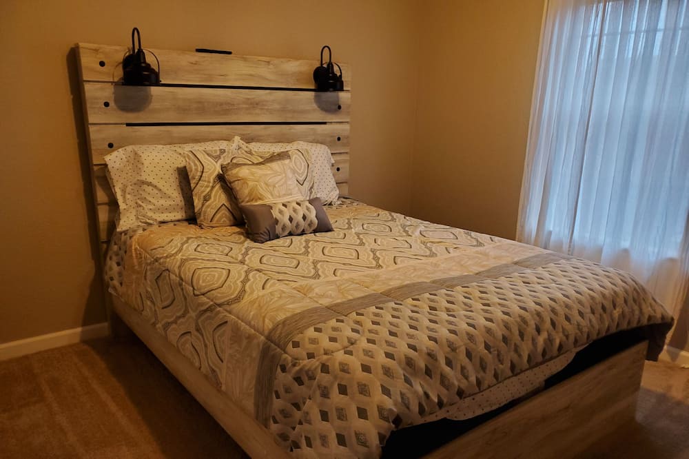 Photo of Bedroom in Parker