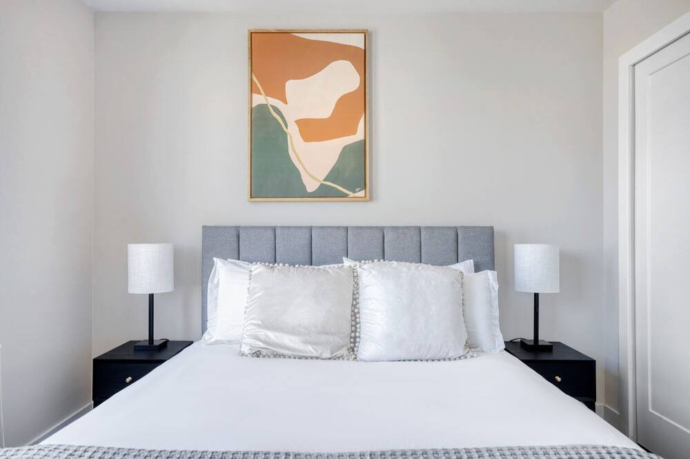 Photo of Bedroom in Hale