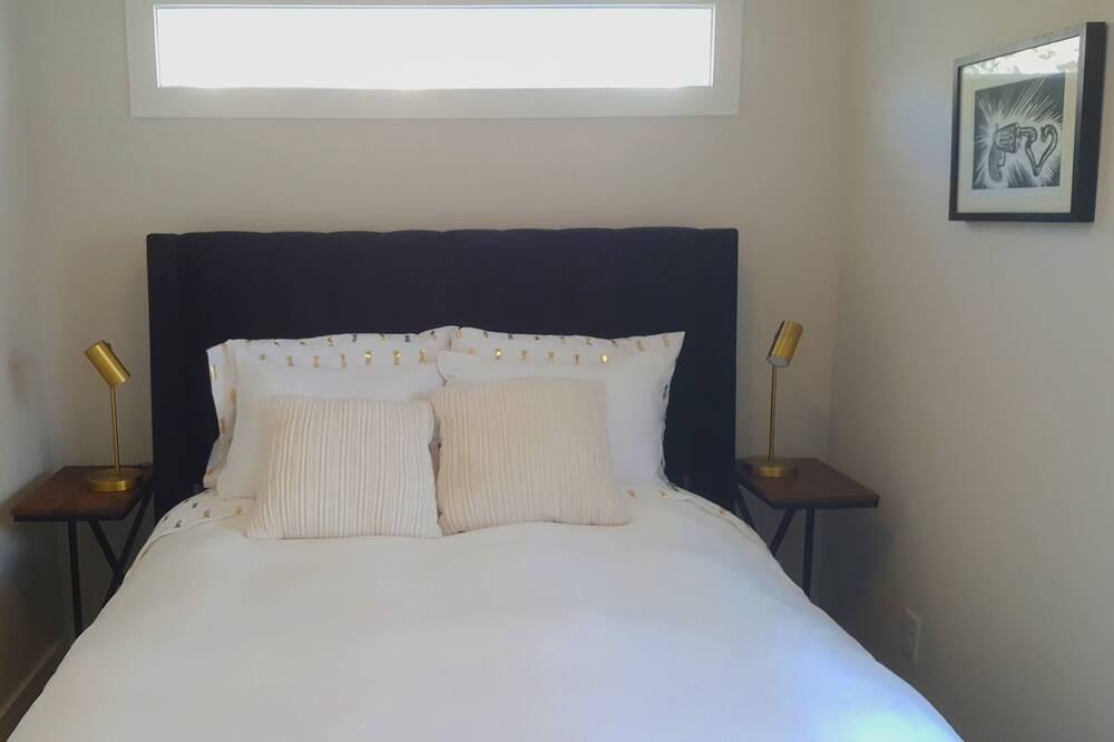 Photo of Bedroom in Missouri Heights