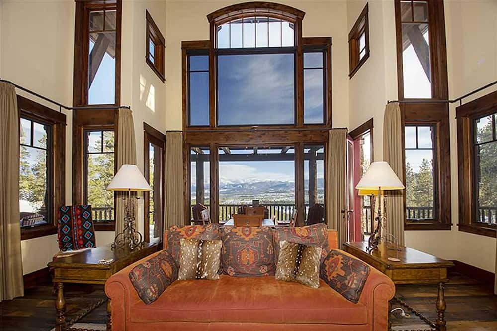 Photo of Livingroom in Granby