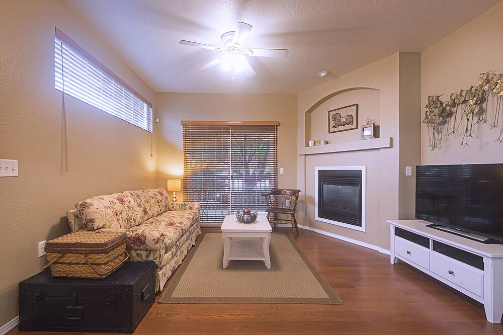 Photo of Livingroom in Fort Collins
