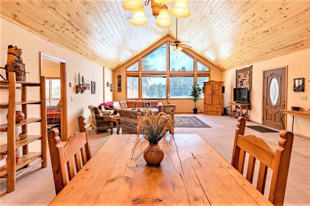 Photo of Livingroom in Twin Creek Village