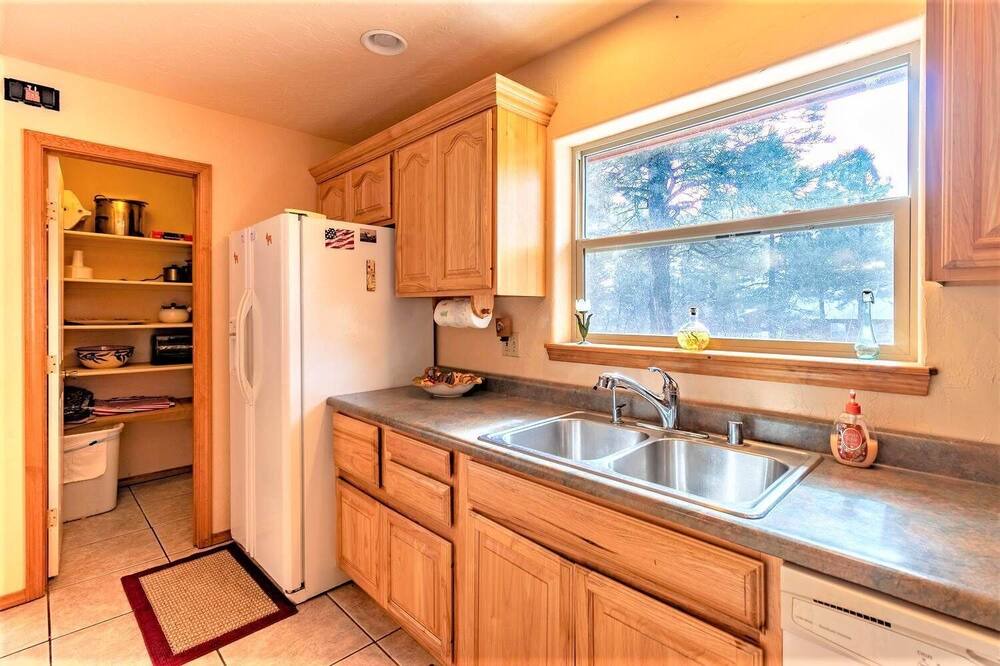 Photo of Kitchen in Twin Creek Village