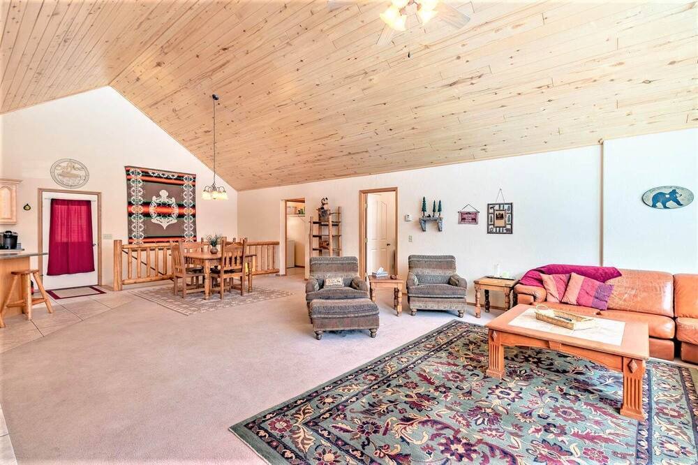 Photo of Livingroom in Twin Creek Village