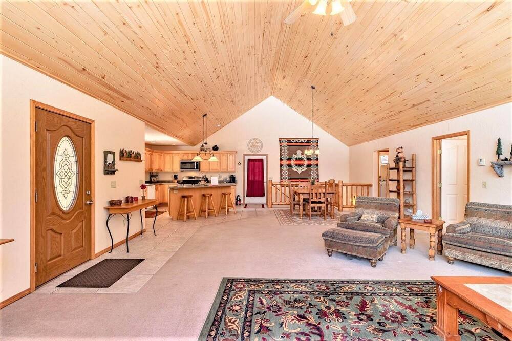 Photo of Livingroom in Twin Creek Village