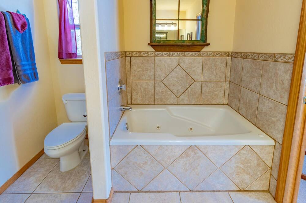 Photo of Bathroom in Twin Creek Village