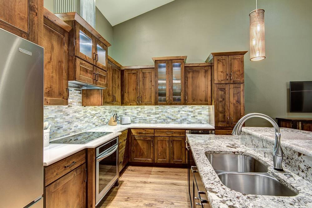 Photo of Kitchen in Peak 8