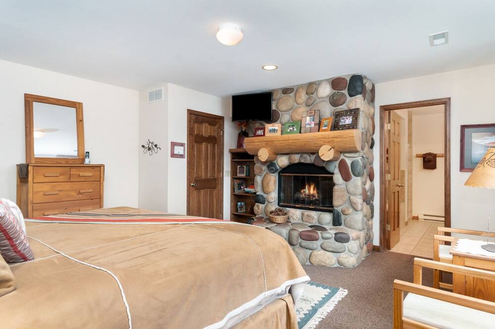 Photo of Bathroom in Aspen Brook