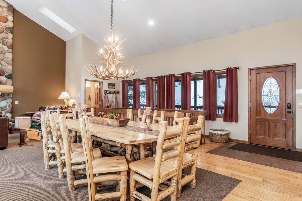 Photo of Bedroom in Aspen Brook