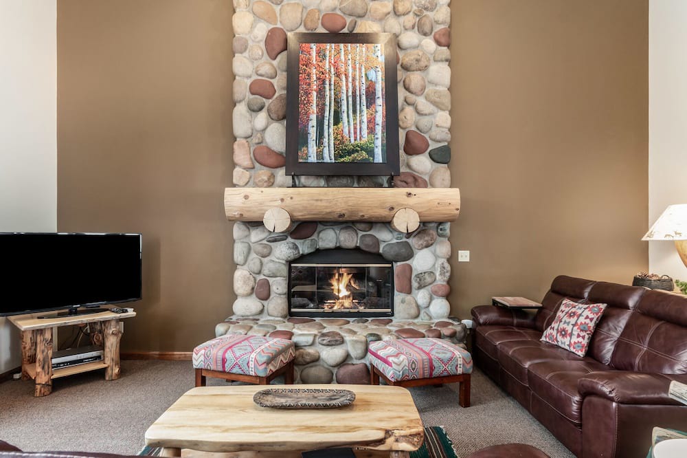 Photo of Livingroom in Aspen Brook