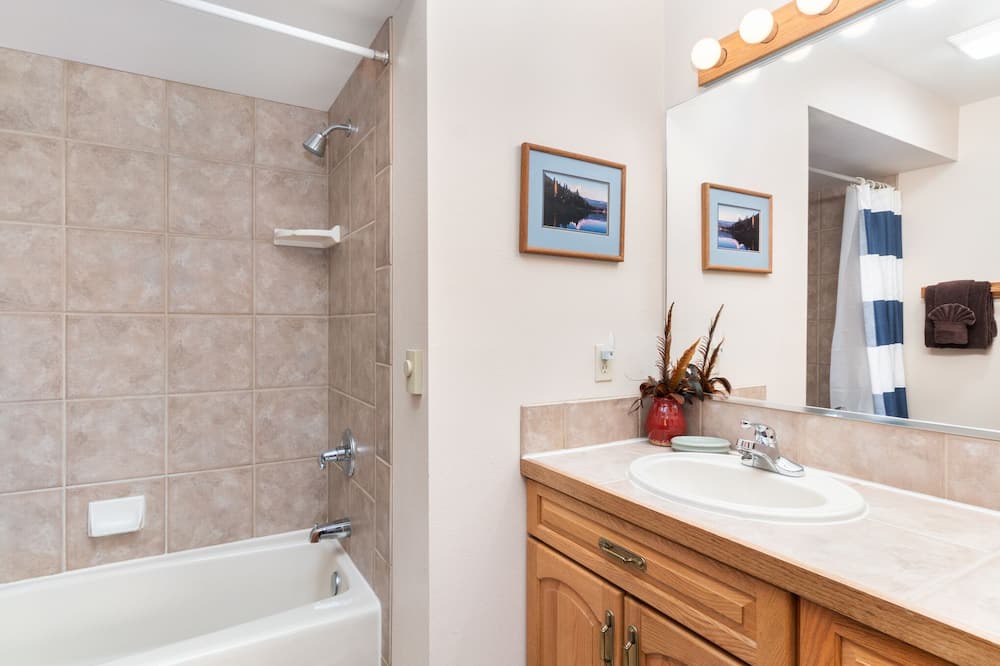 Photo of Bathroom in Aspen Brook
