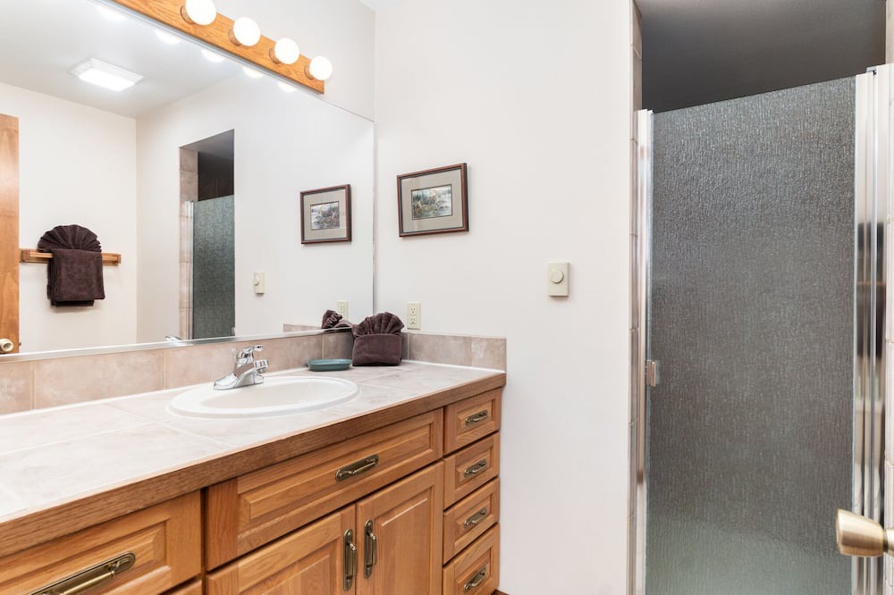 Photo of Bathroom in Aspen Brook