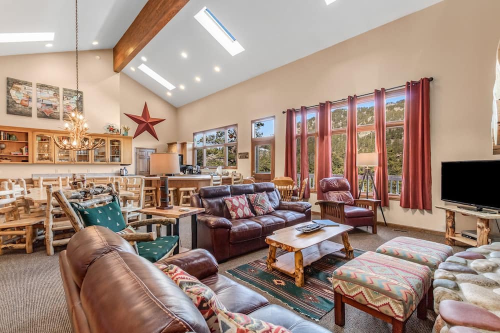 Photo of Livingroom in Aspen Brook