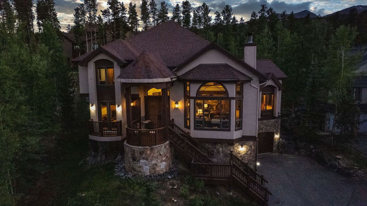 Photo of Buildings in Boulder Ridge