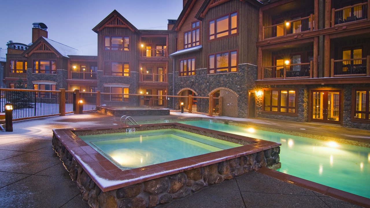 Photo of Outdoor in Four O'Clock