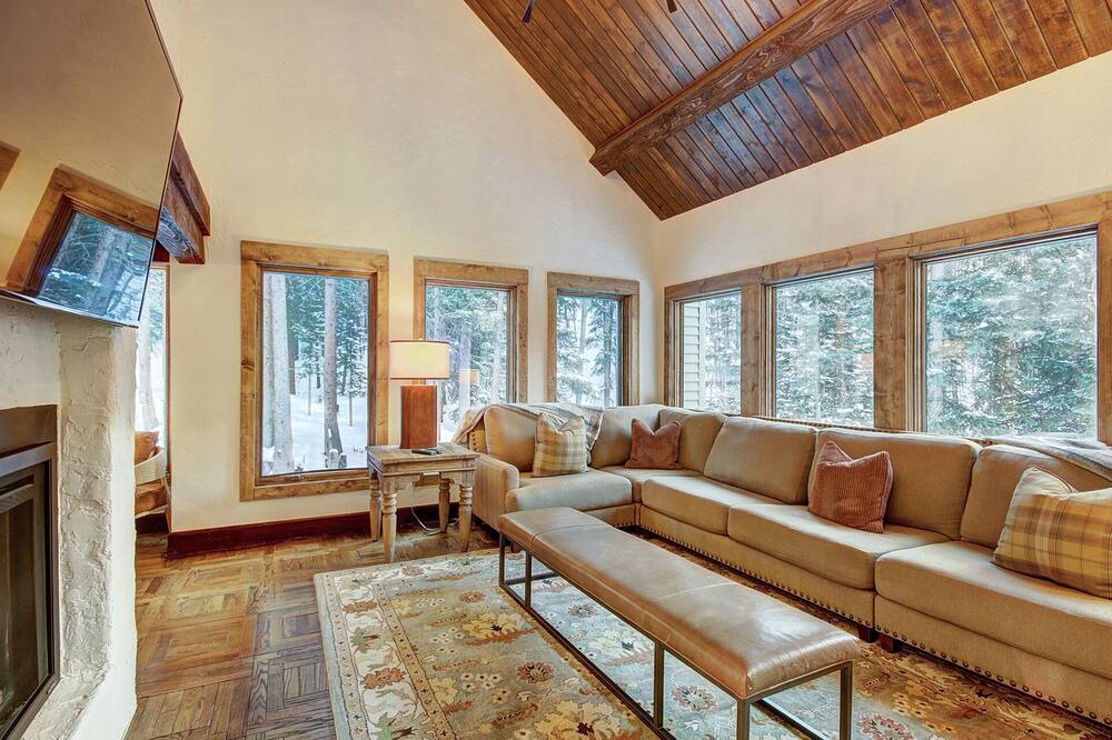 Photo of Livingroom in Blue River