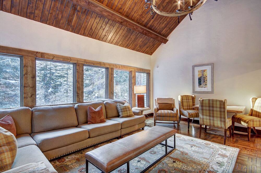 Photo of Livingroom in Blue River