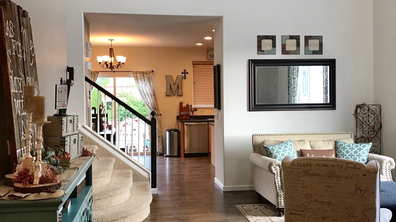 Photo of Livingroom in Stetson Hills