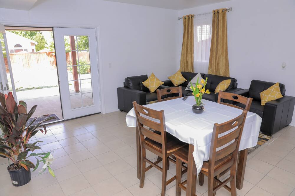 Photo of Livingroom in Green Valley Ranch