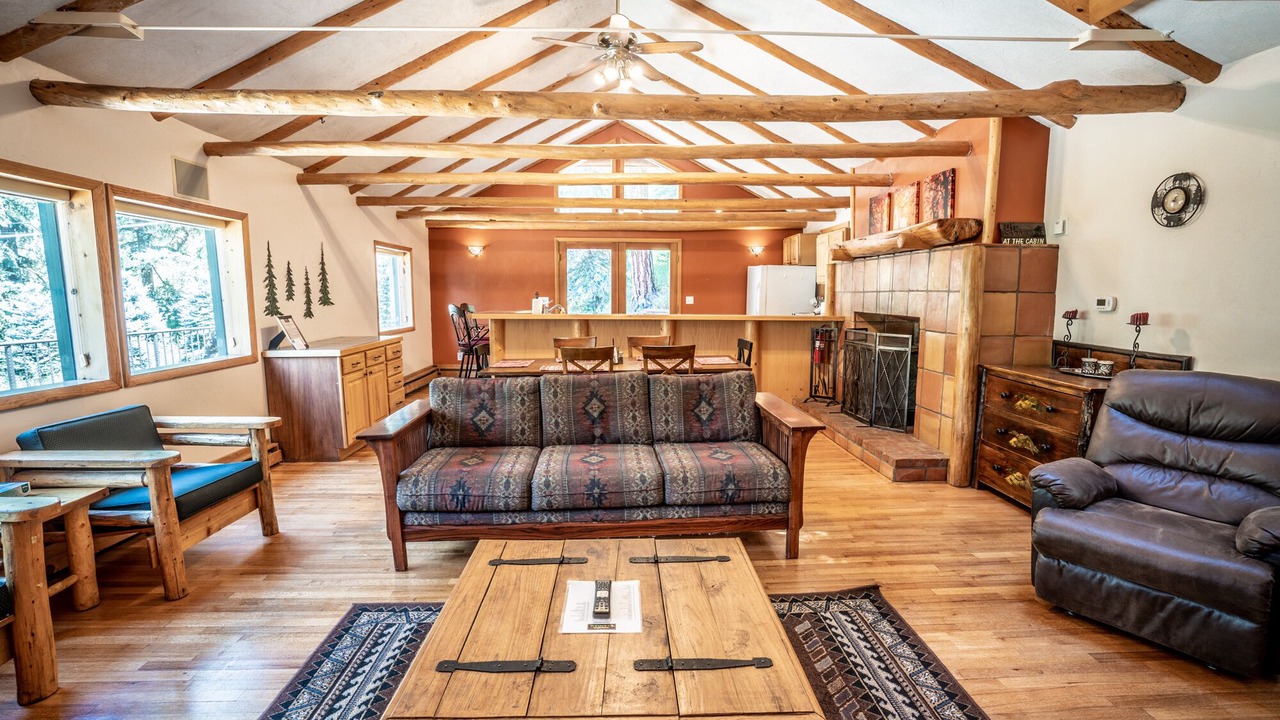 Photo of Livingroom in Evergreen