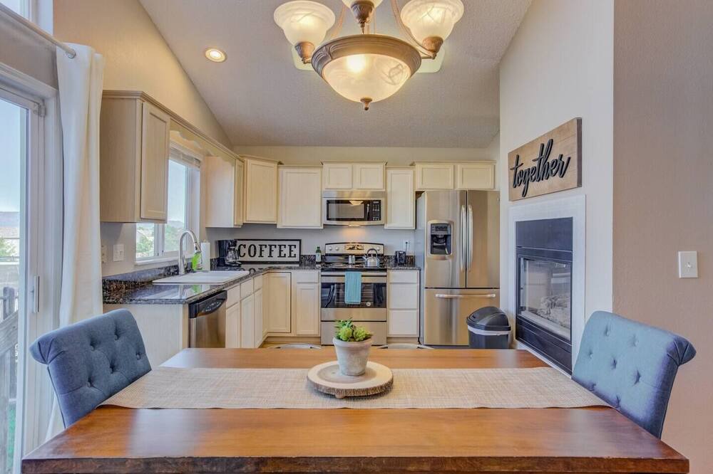 Photo of Bedroom in Northeast Colorado Springs