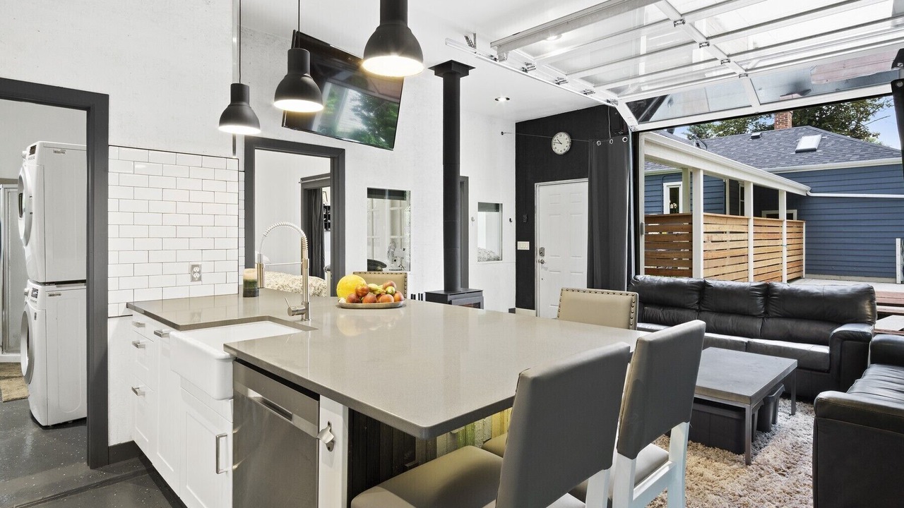 Photo of Kitchen in Barths