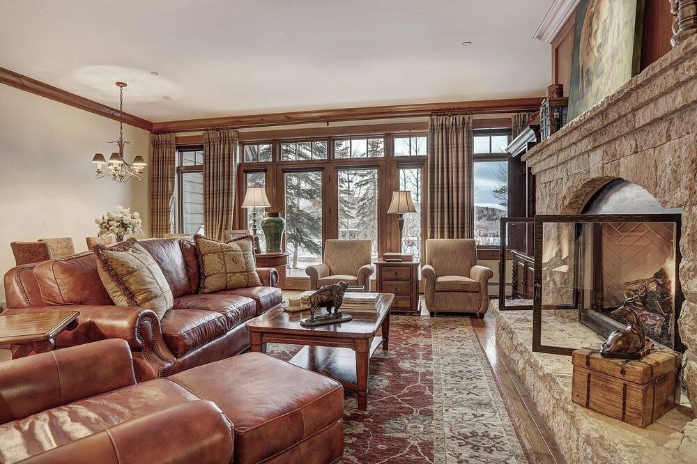 Photo of Livingroom in Avon