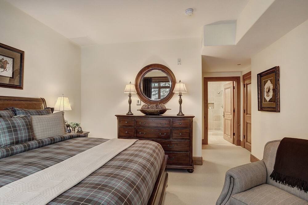 Photo of Bedroom in Avon