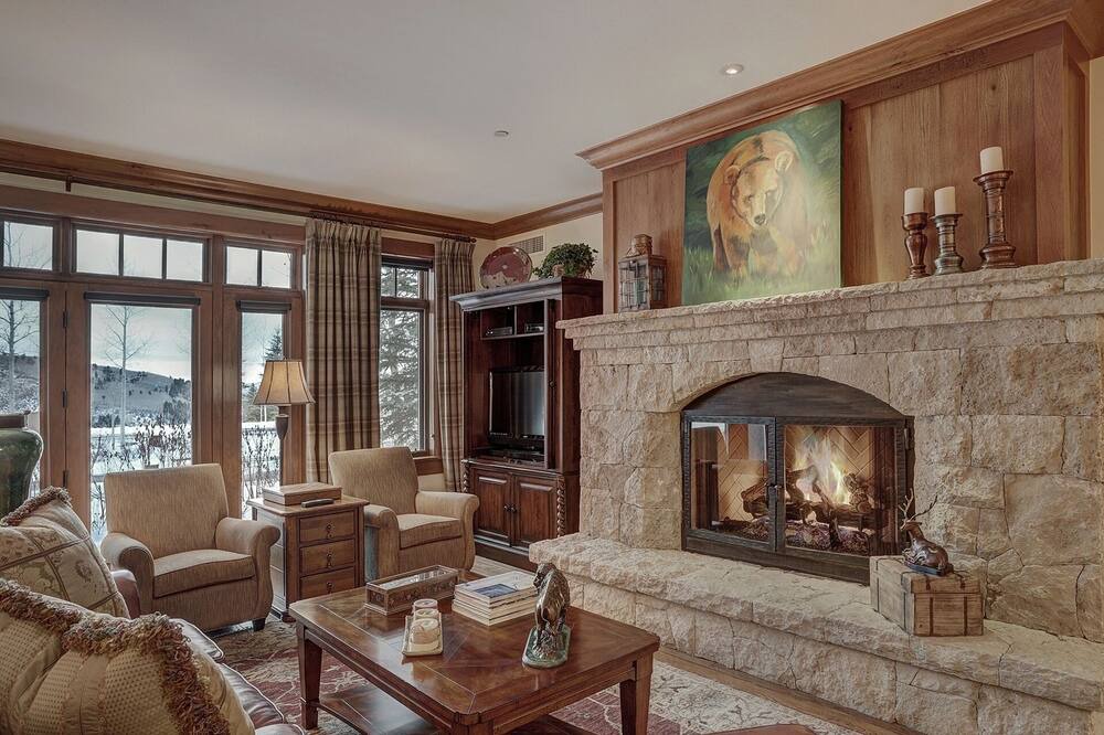 Photo of Livingroom in Avon