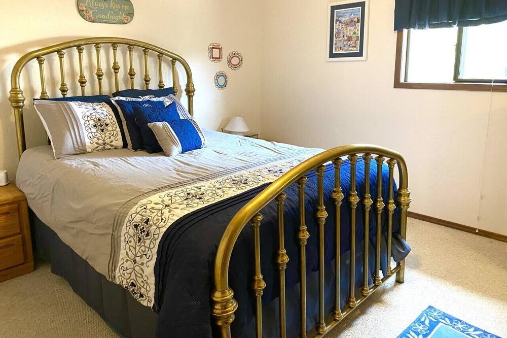 Photo of Bedroom in Alpine Village