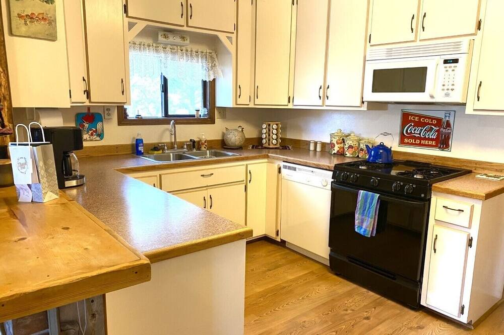 Photo of Kitchen in Alpine Village