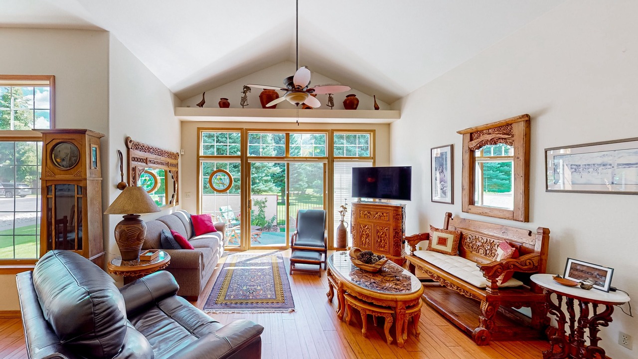 Photo of Livingroom in Dalton Ranch