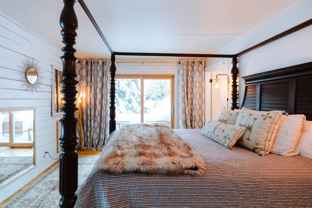 Photo of Bedroom in Basalt