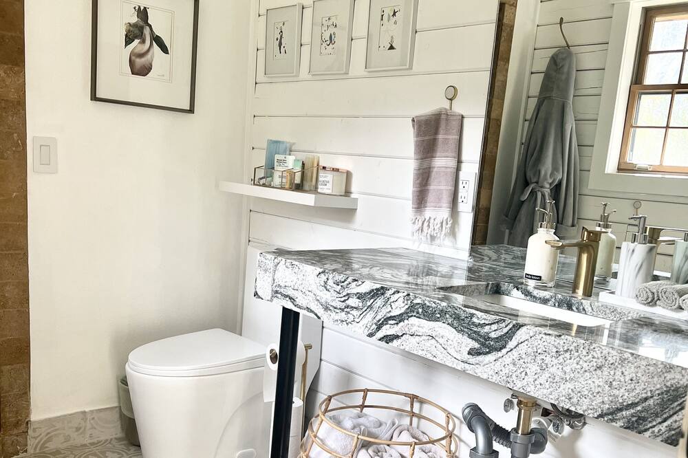 Photo of Bathroom in Basalt
