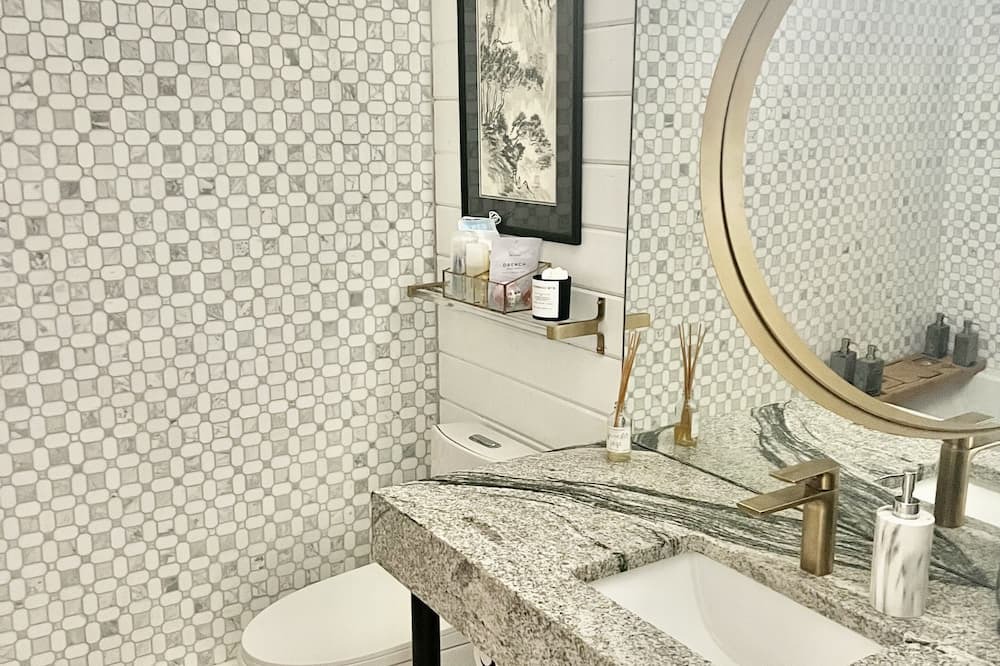 Photo of Bathroom in Basalt