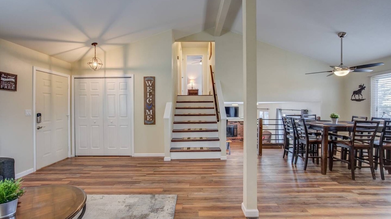 Photo of Livingroom in Northeast Colorado Springs