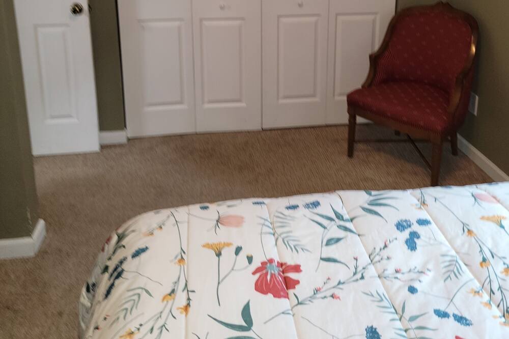 Photo of Bedroom in Eagle
