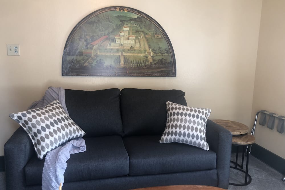 Photo of Livingroom in Shadow Mountain