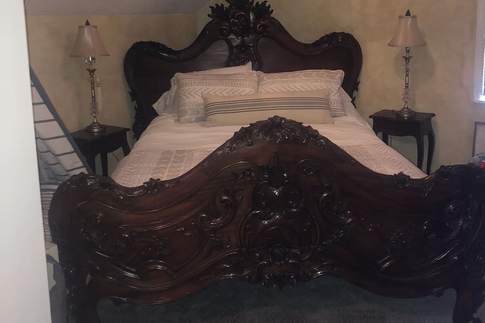 Photo of Bedroom in Shadow Mountain