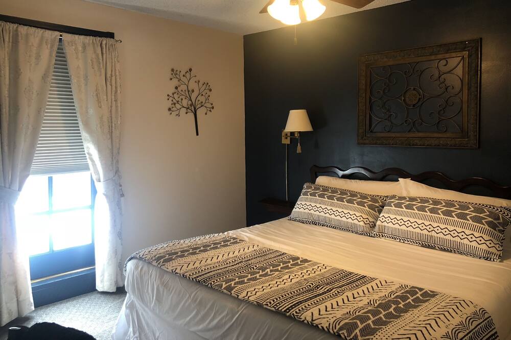 Photo of Bedroom in Shadow Mountain