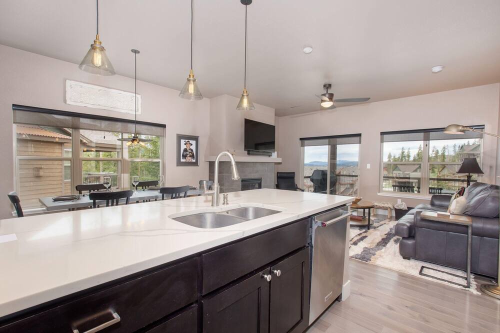 Photo of Kitchen in Rendezvous