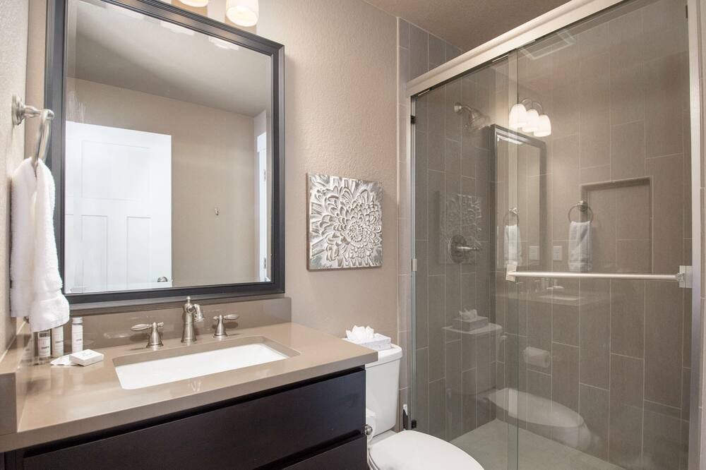 Photo of Bathroom in Rendezvous