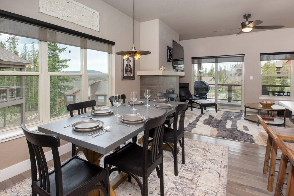 Photo of Livingroom in Rendezvous