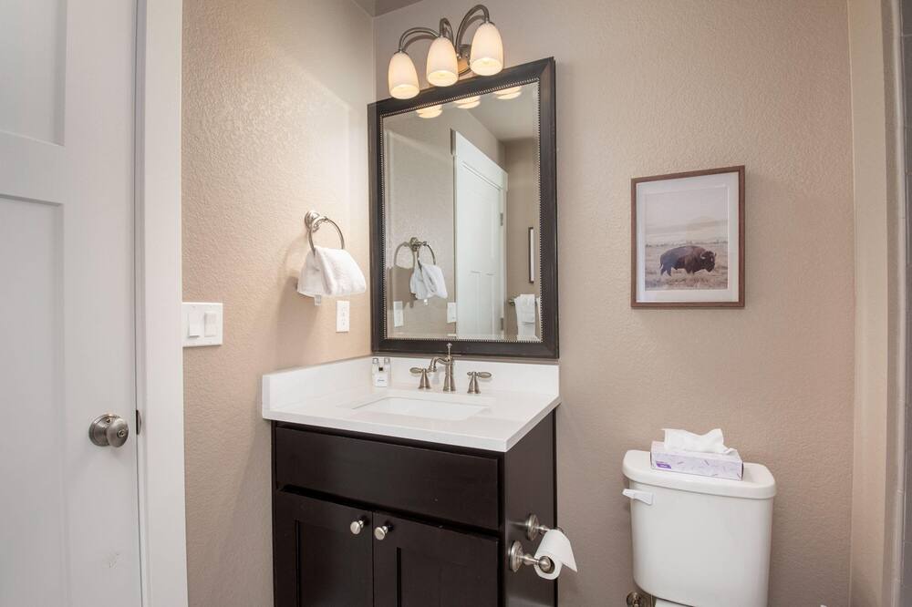 Photo of Bathroom in Rendezvous