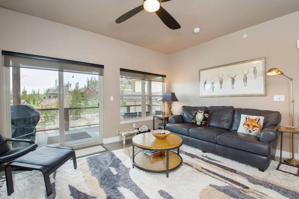 Photo of Livingroom in Rendezvous